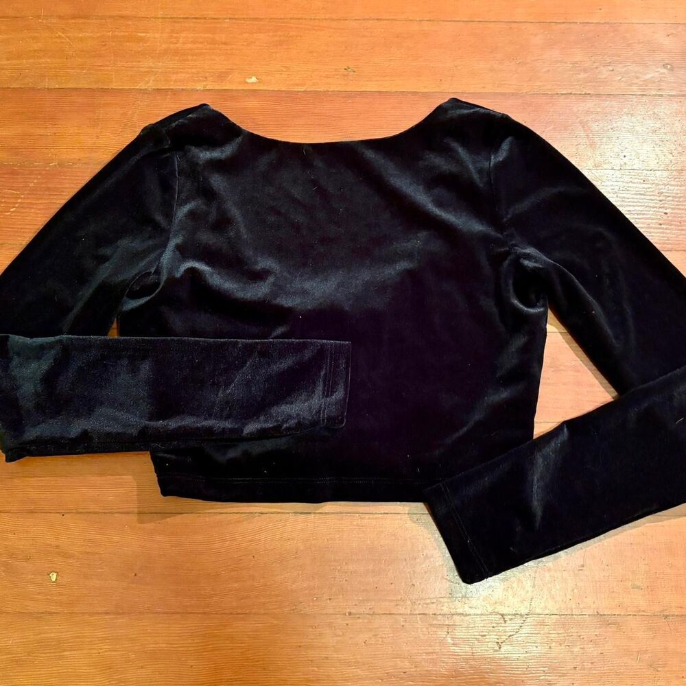 Susana Monaco Women's Black Velvet Long Sleeve Crop-top